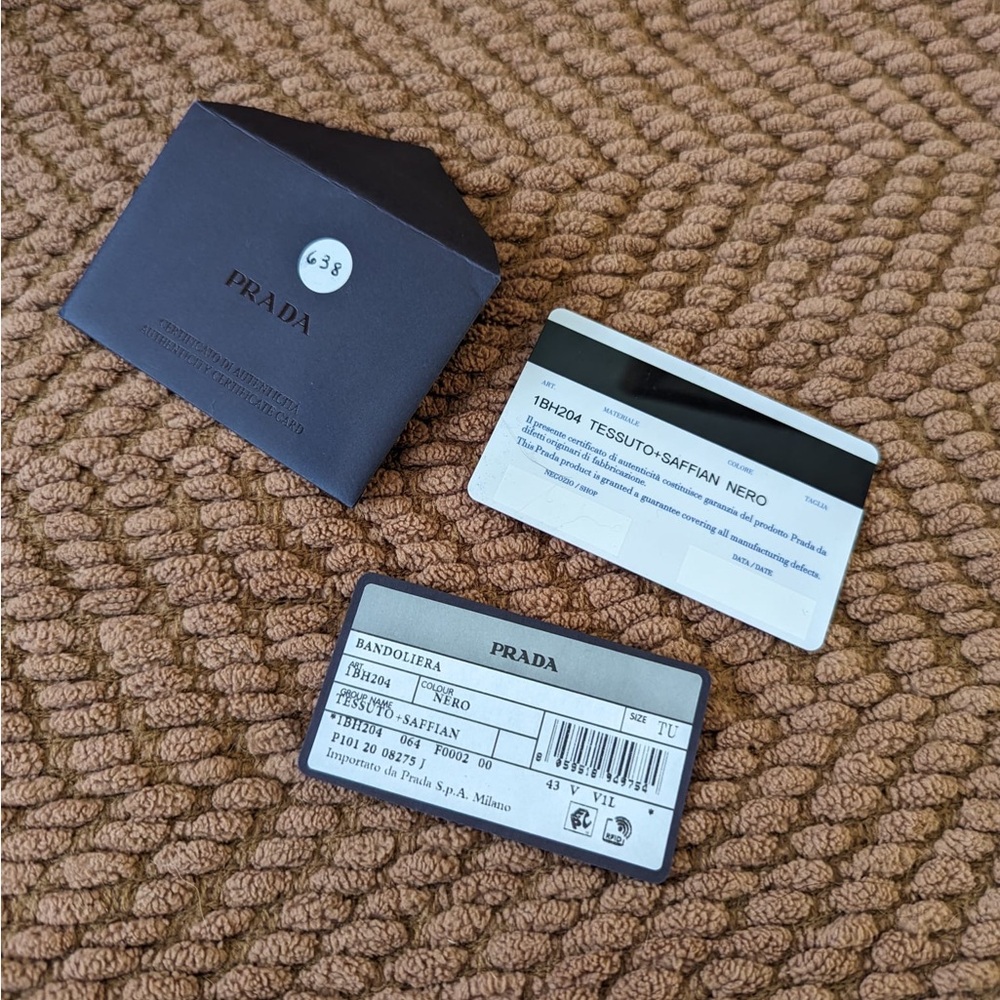 Prada Re-edition 2005 (Authentic) - Picture 16 of 16